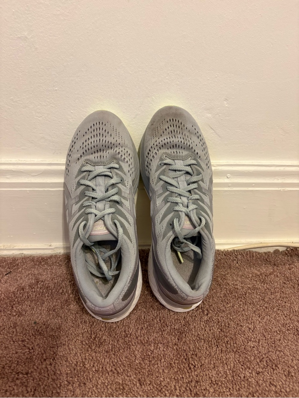 ASICS Light Gray Women's Running Sneakers - Breathable Lace-Up (pre owned)